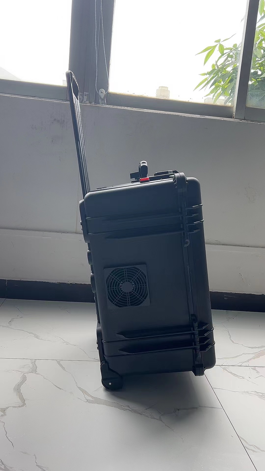 兴山手拉箱型移动通信干扰器